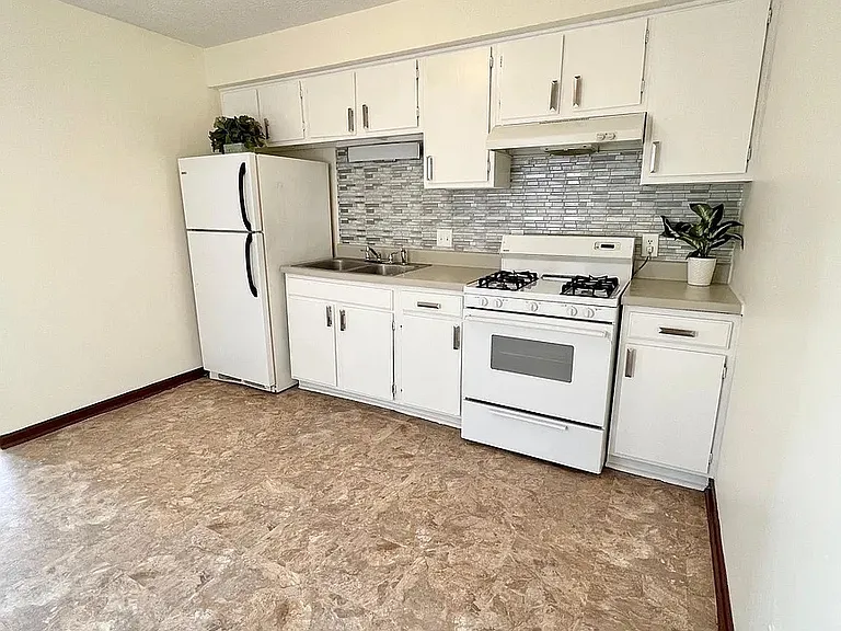 1465 Michigan Ave #B — Photo 6