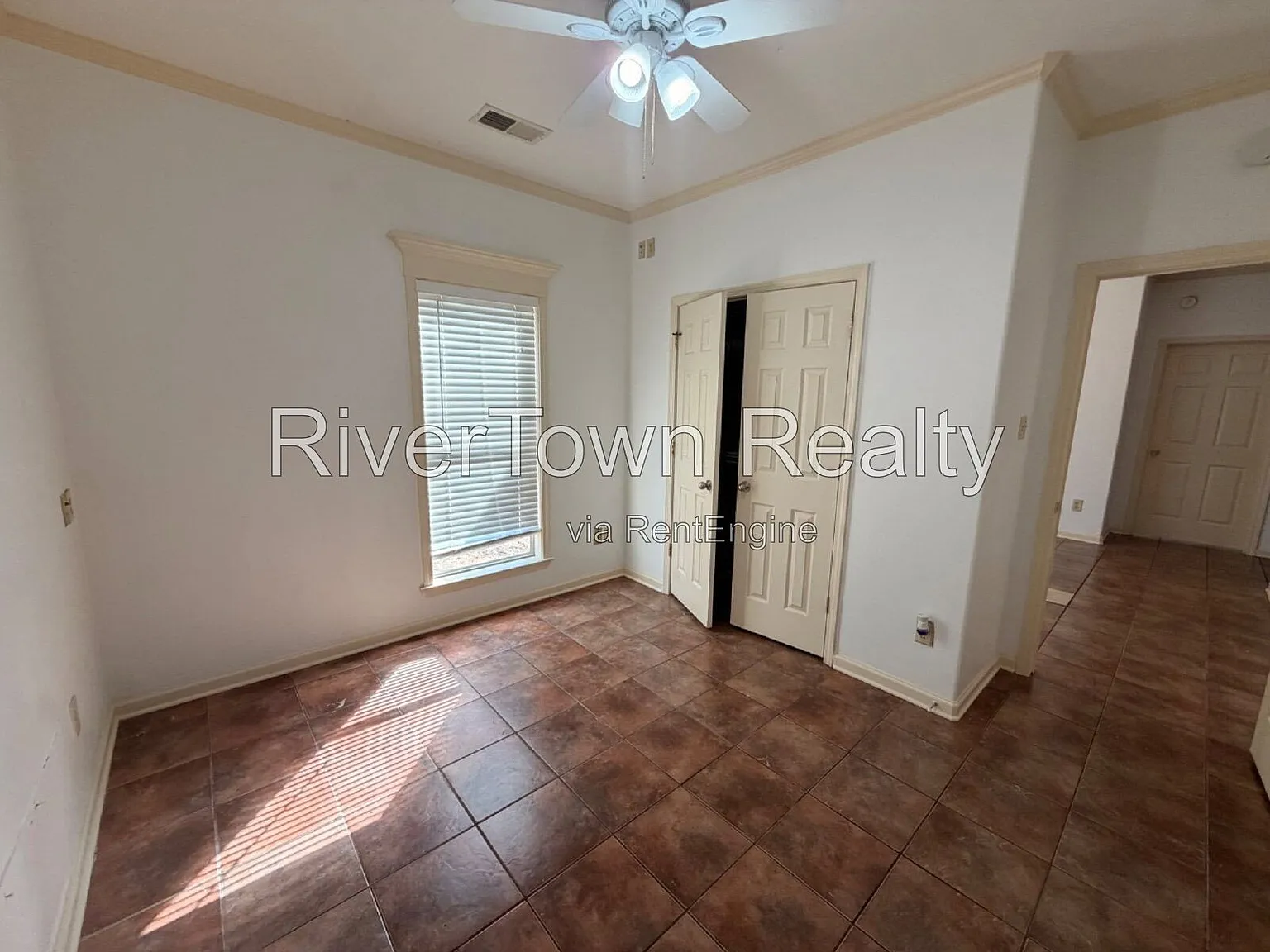 2 bed, 2.0 bath, 1000 sqft, $1,095 — Photo 4