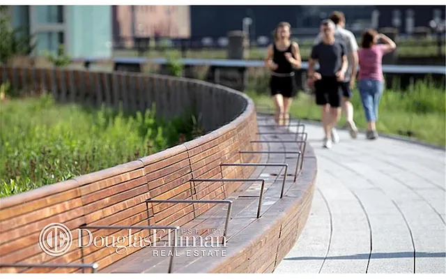 Rented by Douglas Elliman | media 33