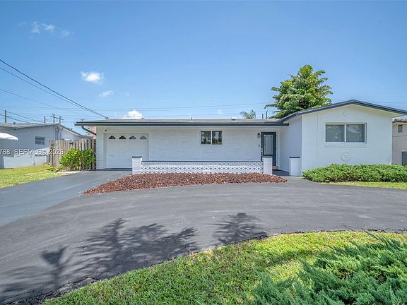 3rd image of 4448 SW 37th Ave