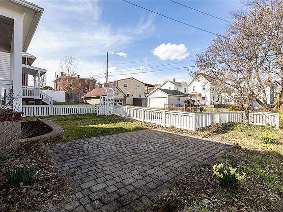 4th image of 527 Vine St