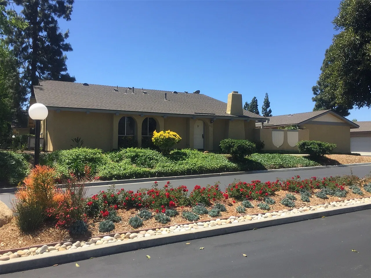 3 bed, 1269 sqft, $3,350 — Photo 1