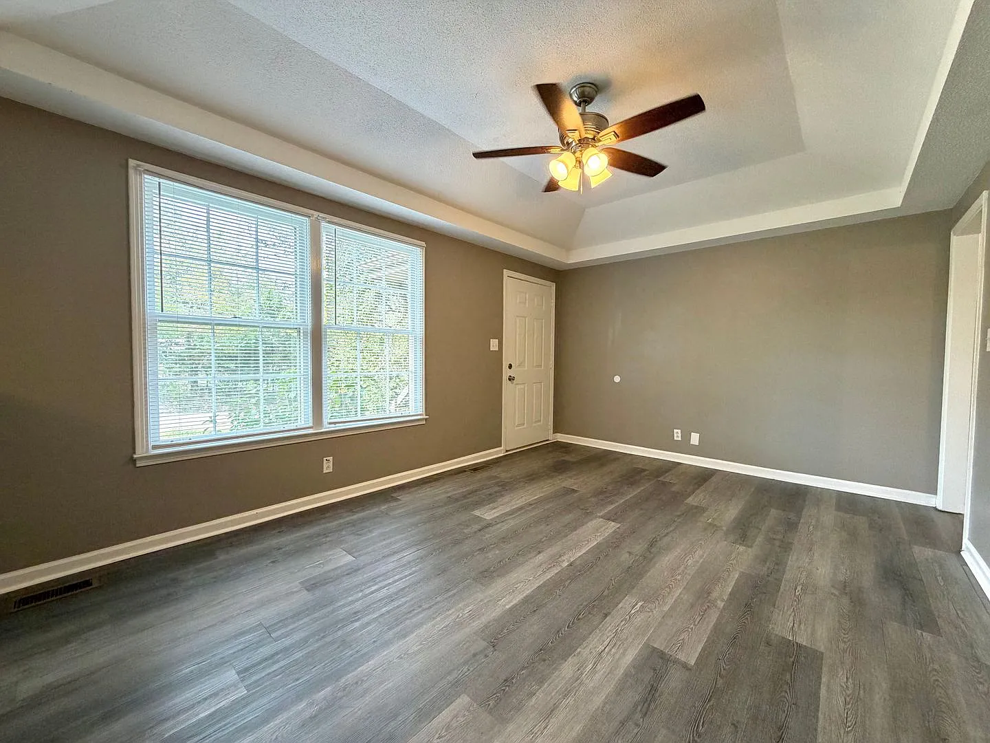 724 Dean Rd — Photo 4