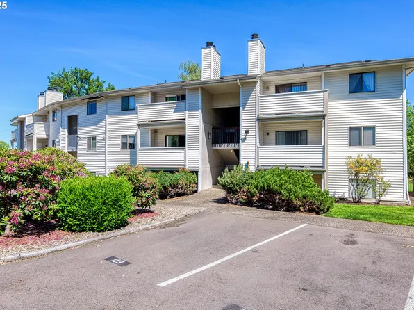 11044 SW Greenburg Rd APT 321, Tigard, OR 97223