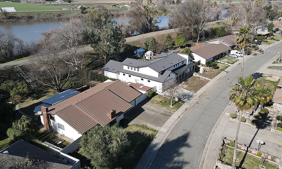 2nd image of 6714 Benham Way