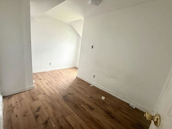 4th image of 7316 S Perry Ave