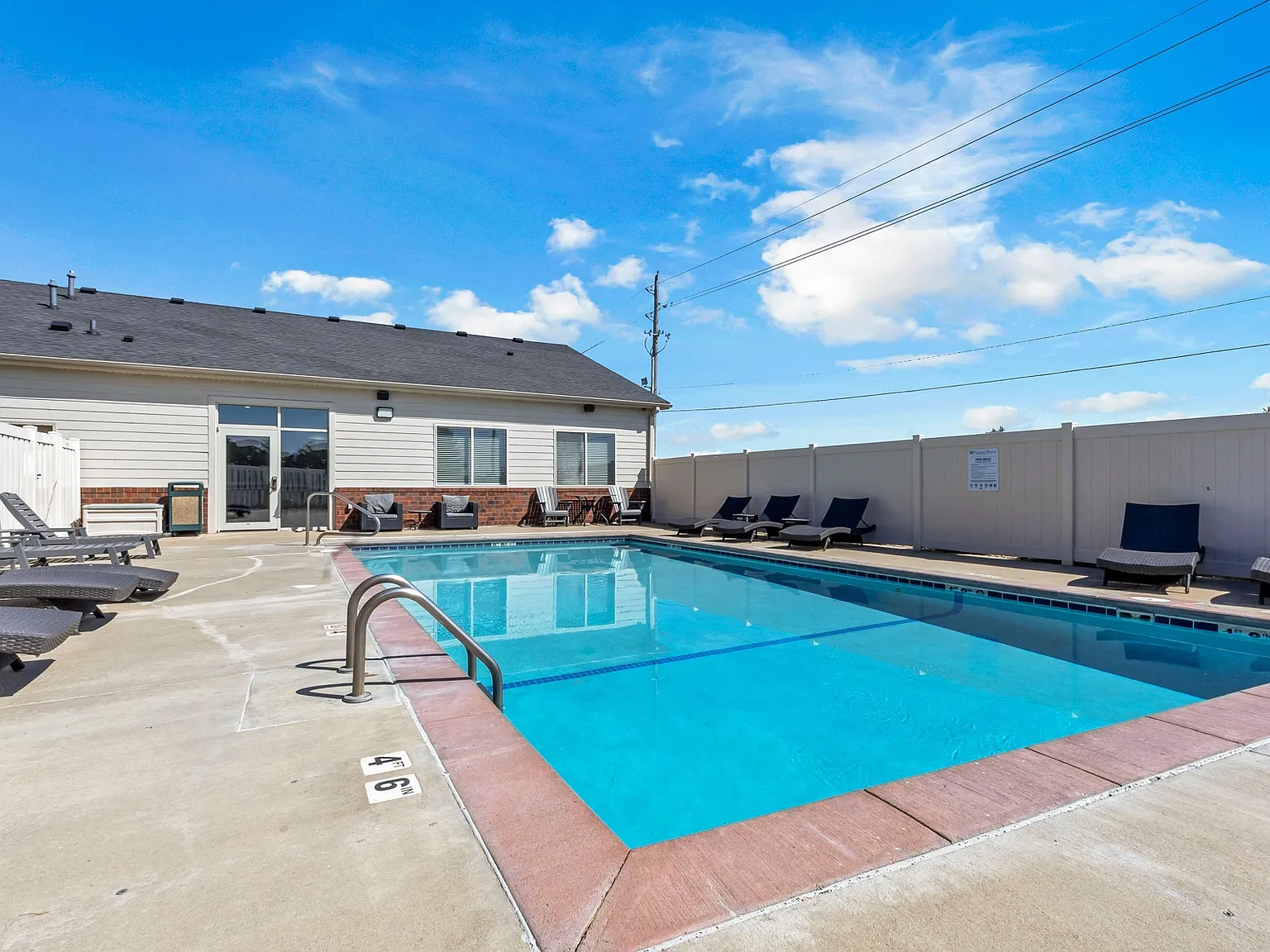 Prairiewood Apartments and Townhomes — Photo 4