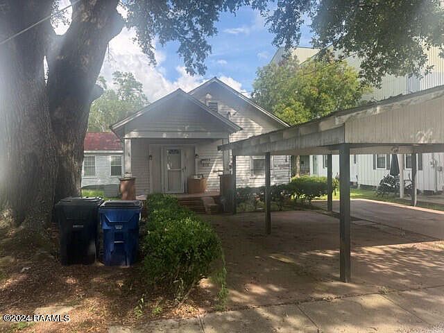 1st image of 303 S Louisiana St