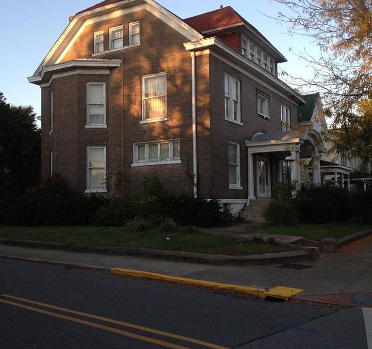 2nd image of 1001 E Spring St
