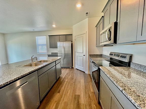 5th image of 6051 Holstein Dr