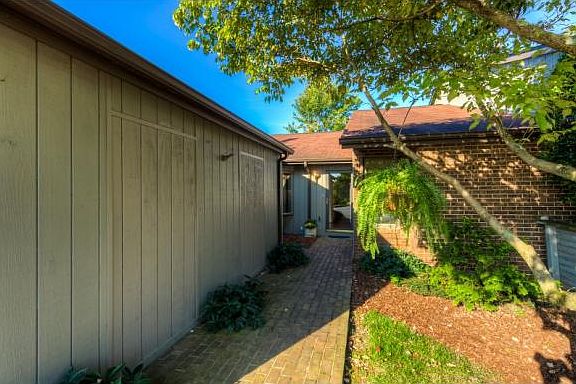 2nd image of 405 Manor Dr APT C