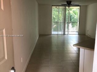 8353 Lake Dr APT 302, Doral, FL 33166