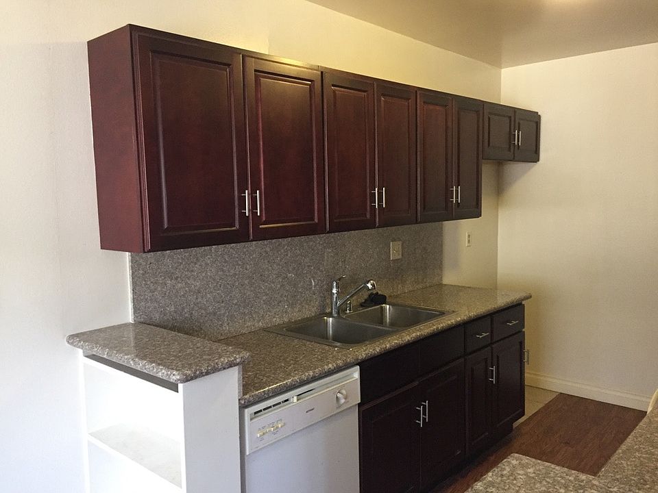 1st image of 5400 Newcastle Ave APT 63