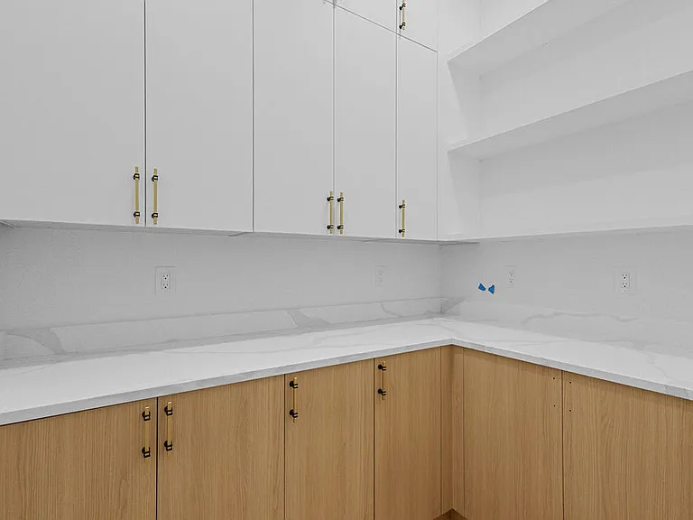 3202 W La Salle St — Photo 28