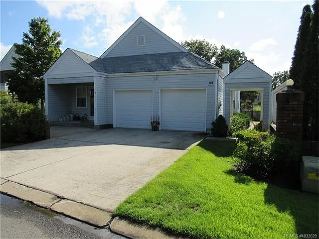 109 Deerfield Dr photo 1