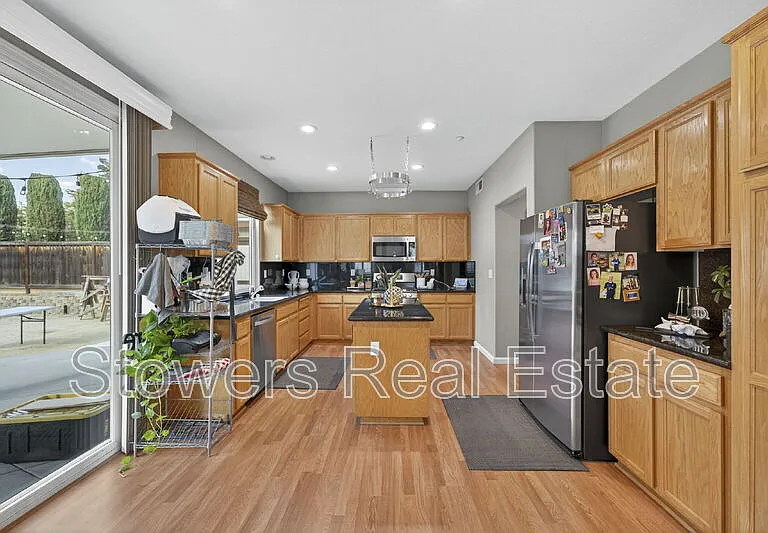 729 Copperfield Ct — Photo 3