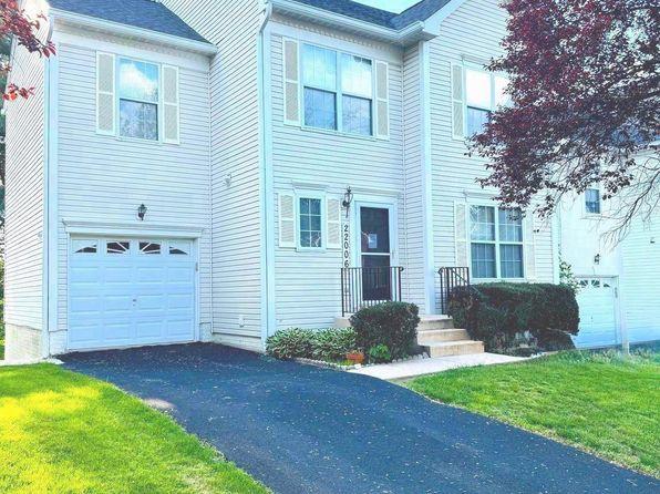 22006 Stone Pier Ln