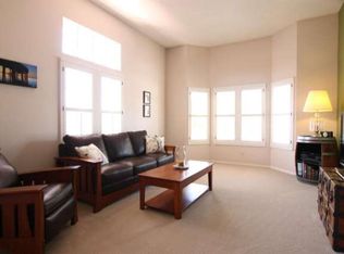 1877 Ridgewood Dr, Camarillo, CA 93012