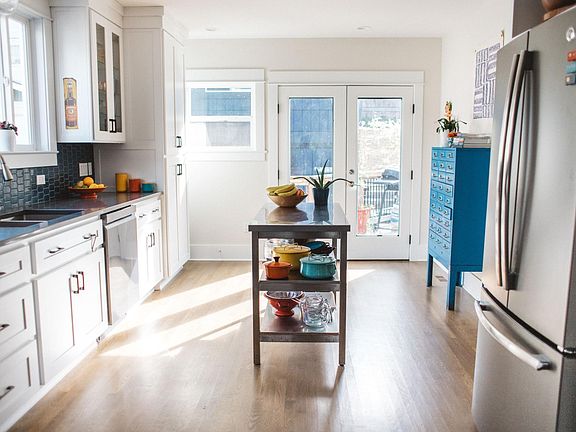 kitchen leads to the back deck