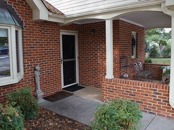 3rd image of 3112 Lake Village Dr