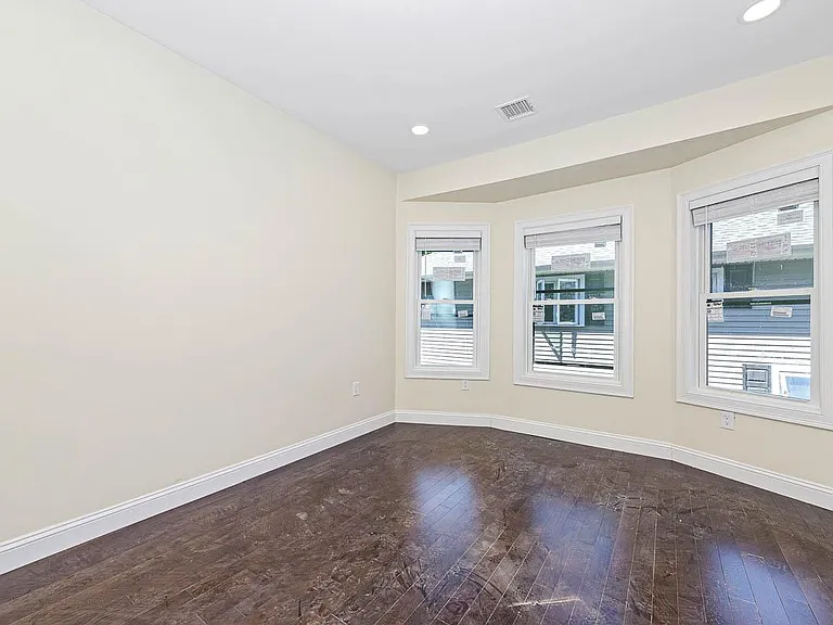 74 Stanley Ave #2 — Photo 17
