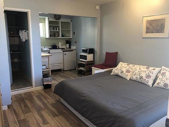 2nd image of 109 Monterey Ave APT 3