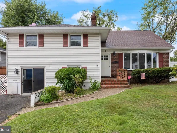 9 Rose Ln, Burlington, NJ 08016