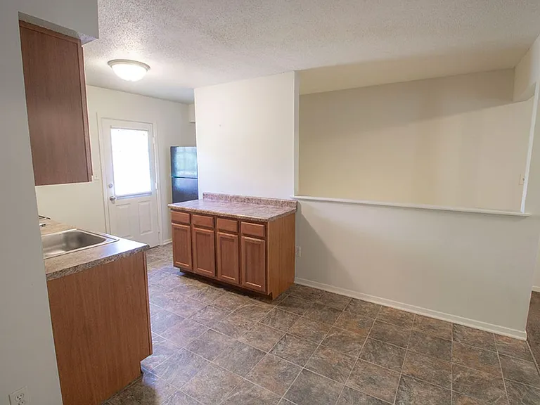 210 Wheaton Ct — Photo 8