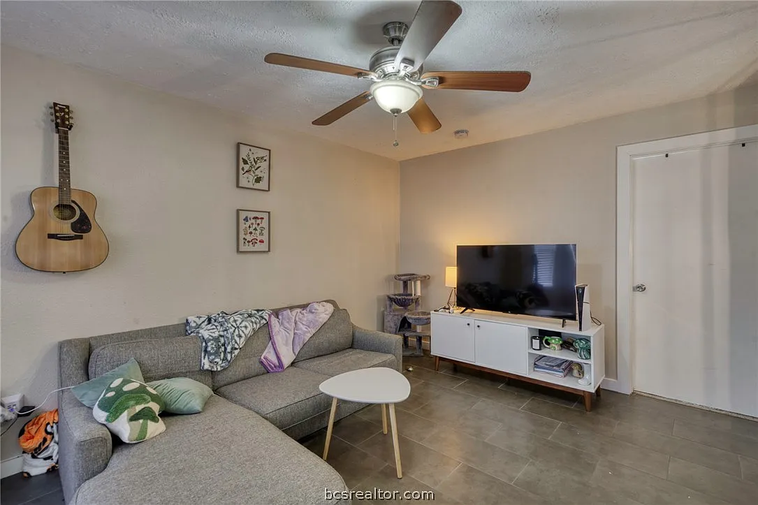1 bed, 584 sqft, $1,000 — Photo 3