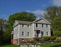 1st image of 7 Kimberly Ln