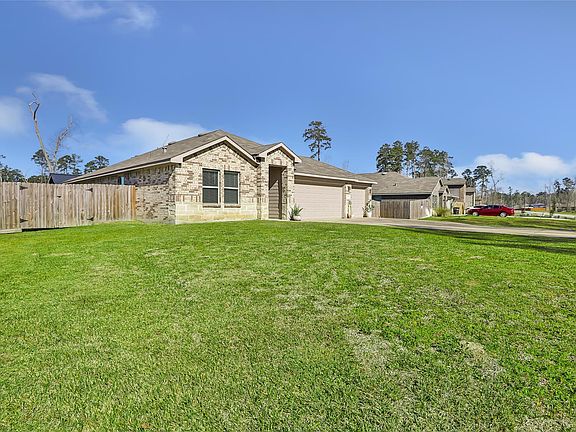 2nd image of 811 Republic Rd