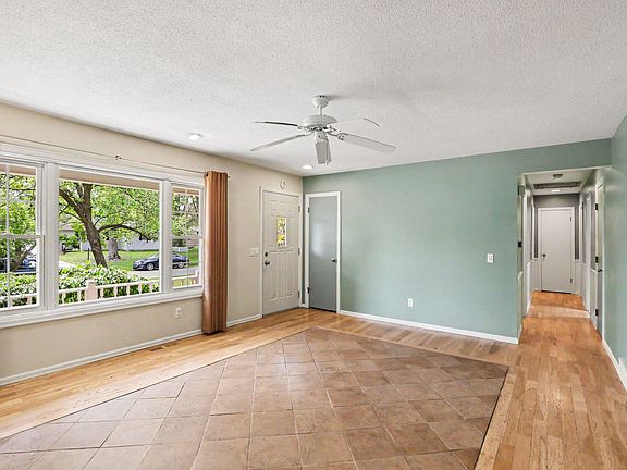 3rd image of 1184 Oakmont Dr