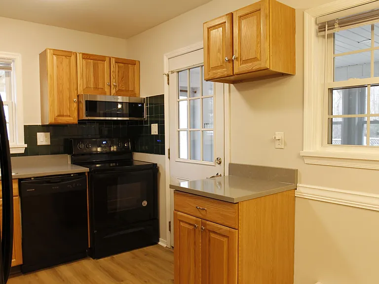 1 Lexington Ct — Photo 11