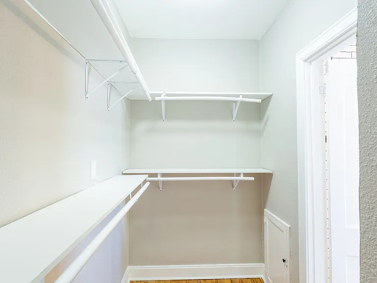 4400 Gaston Ave — Photo 6