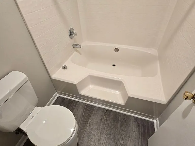 1021 Wood Creek Dr #6 — Photo 16