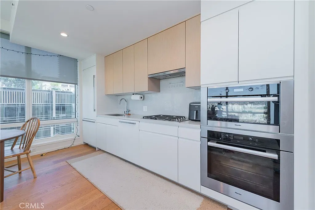 1 bed, 823 sqft, $3,000 — Photo 3