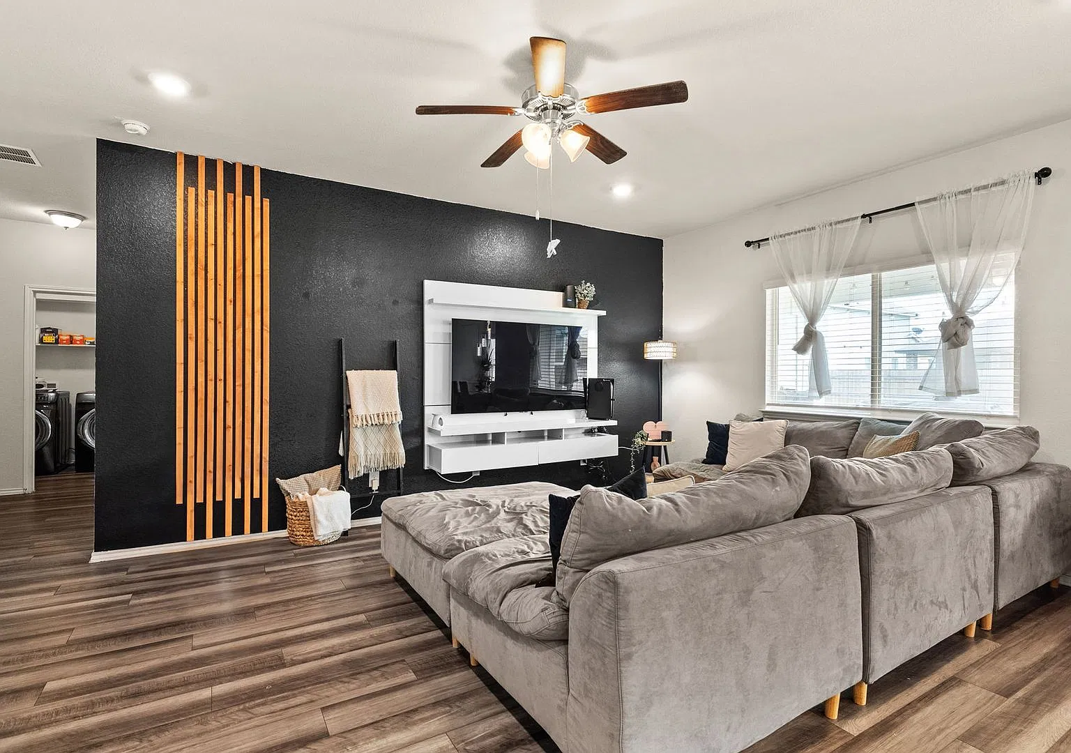 310 Saddleback Trl — Photo 4