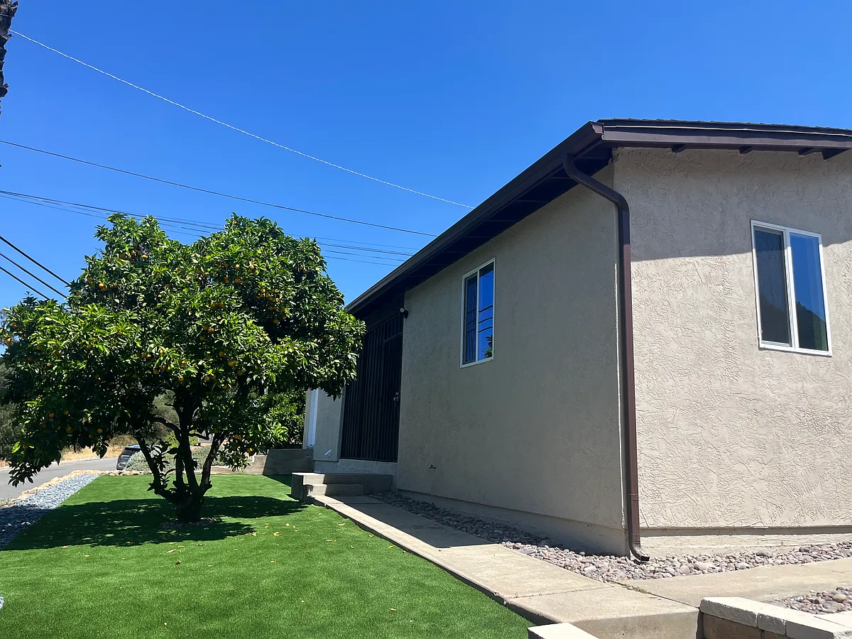 Building Photo - 9335 Chimney Rock Ln #7