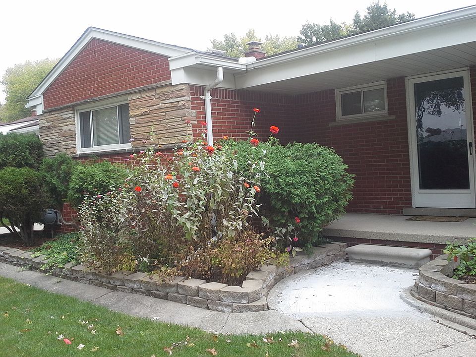 1st image of 27552 Lorraine Ave
