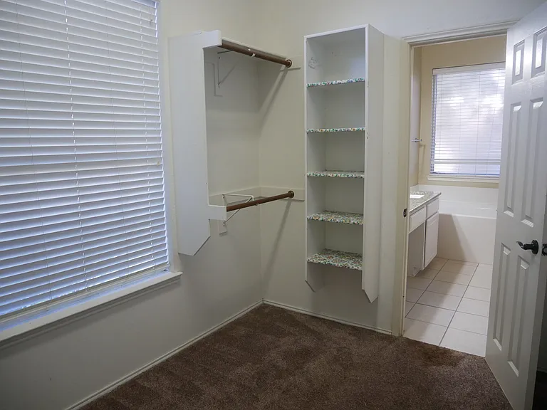 7135 Saint Augustine Dr — Photo 24