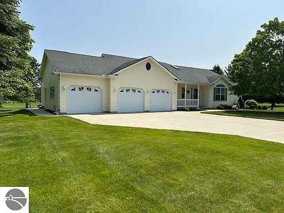 2nd image of 1006 Tee Dr