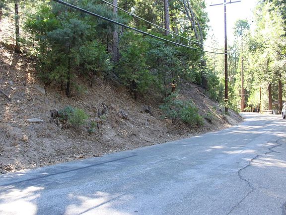 3rd image of Valle Dr