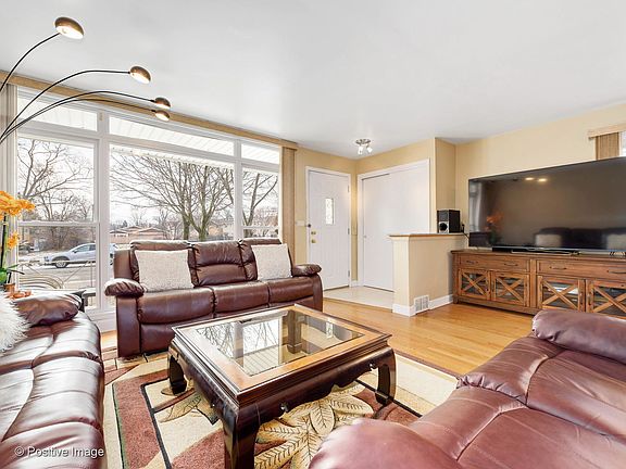 3rd image of 3838 W Estes Ave