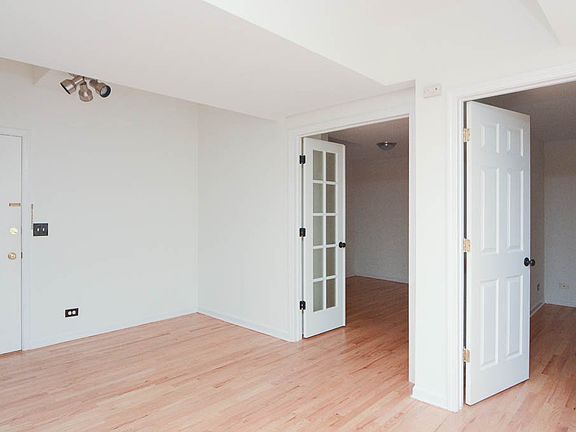5th image of 4715 N Malden St Unit G5