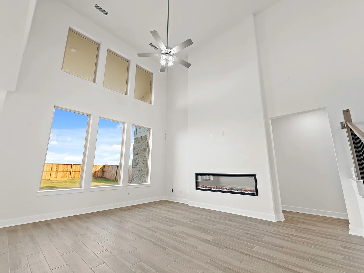 4 bed, 3.5 bath, 2767 sqft, $3,500 — Photo 3