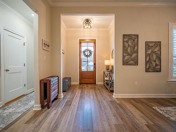 5th image of 861 Oak Forest Cir