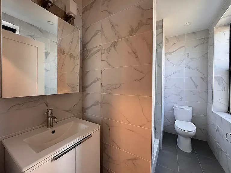 11420 Queens Blvd #3 — Photo 8