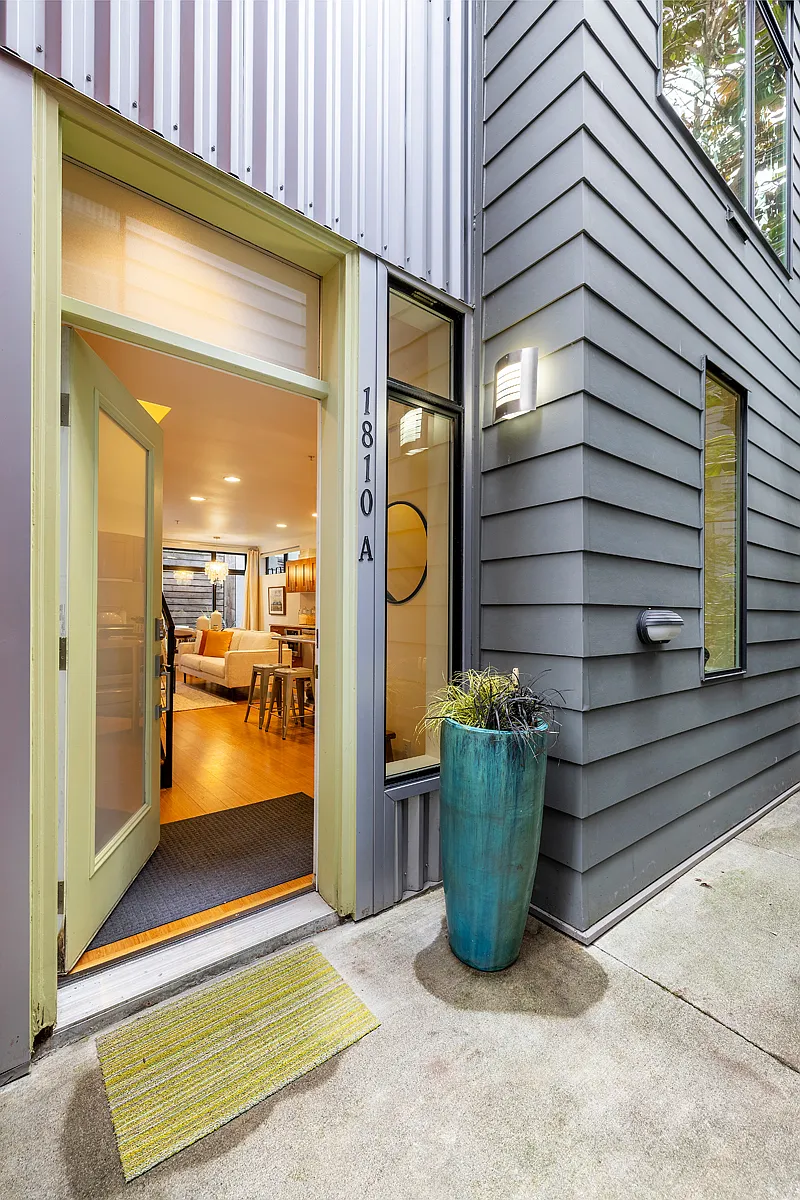 Corner Unit - 1810 11th Ave #A