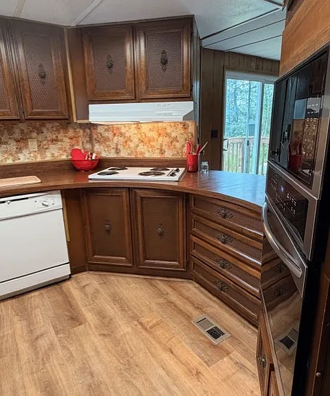 4030 State Route 105 — Photo 10