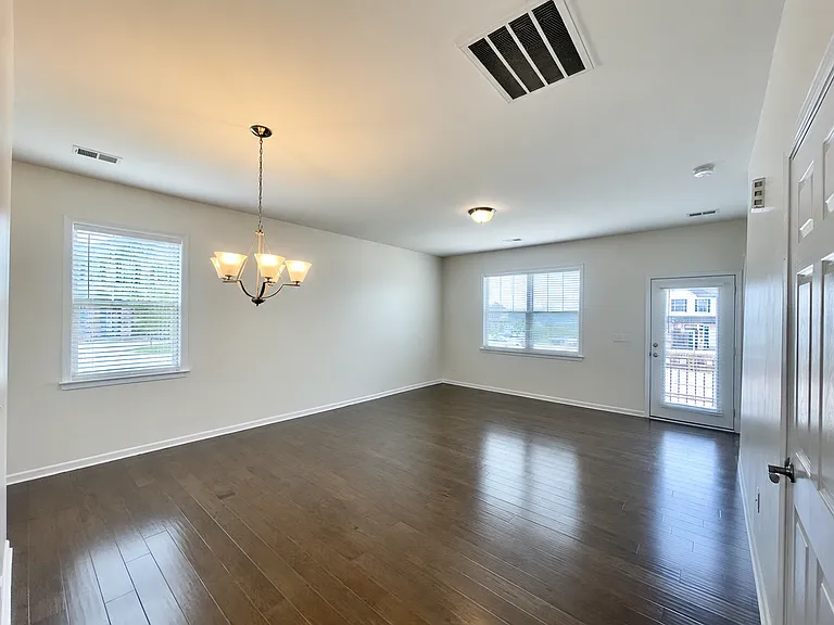 351 Cardwell Ln — Photo 7